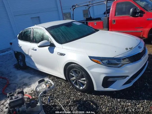 5XXGT4L33KG339985 2019 KIA OPTIMA - Image 1