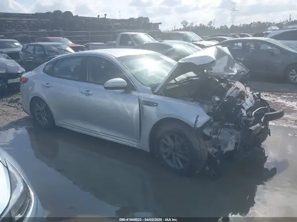 5XXGT4L33KG348167 2019 KIA OPTIMA - Image 1