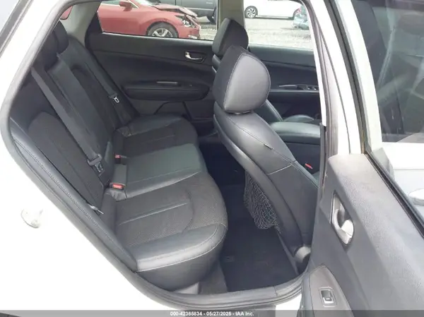 5XXGT4L33KG374235 2019 KIA OPTIMA - Image 8
