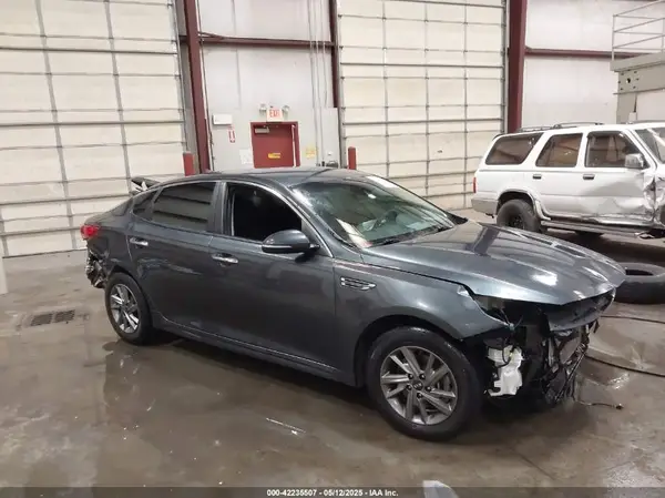 5XXGT4L33KG375854 2019 KIA OPTIMA - Image 1