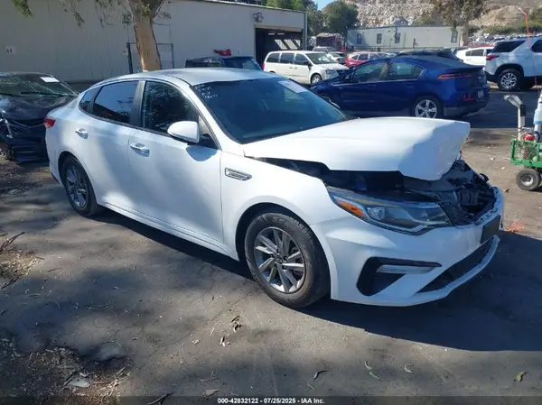 5XXGT4L33KG376003 2019 KIA OPTIMA - Image 1