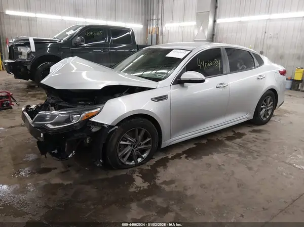5XXGT4L33LG387424 2020 KIA OPTIMA - Image 2