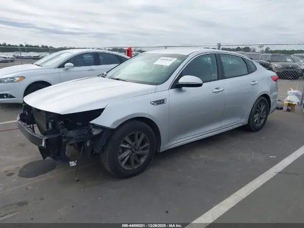 5XXGT4L33LG391540 2020 KIA OPTIMA - Image 2