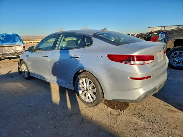 5XXGT4L33LG393661 2020 KIA OPTIMA - Image 2