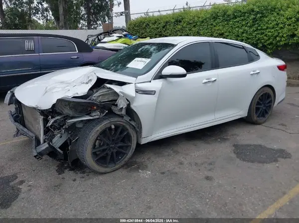 5XXGT4L33LG422463 2020 KIA OPTIMA - Image 2