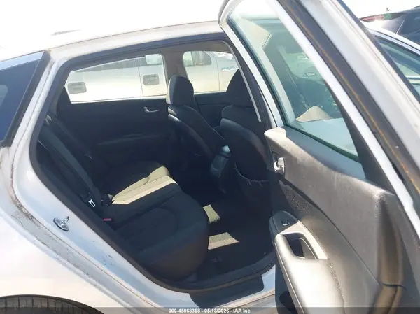 5XXGT4L34GG002779 2016 KIA OPTIMA - Image 8