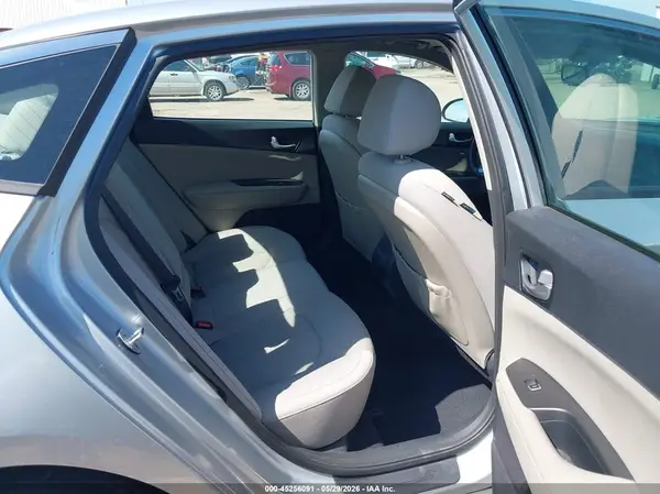 5XXGT4L34GG016455 2016 KIA OPTIMA - Image 8
