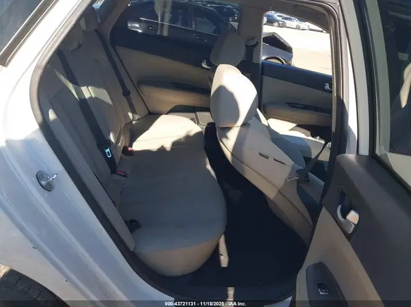 5XXGT4L34GG019100 2016 KIA OPTIMA - Image 8