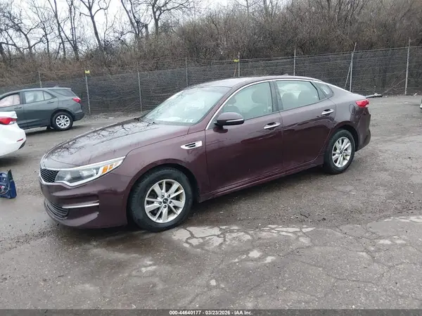 5XXGT4L34GG021588 2016 KIA OPTIMA - Image 2