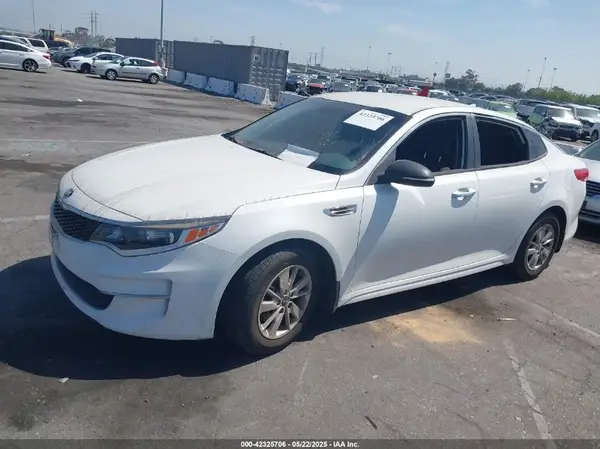 5XXGT4L34GG024846 2016 KIA OPTIMA - Image 2