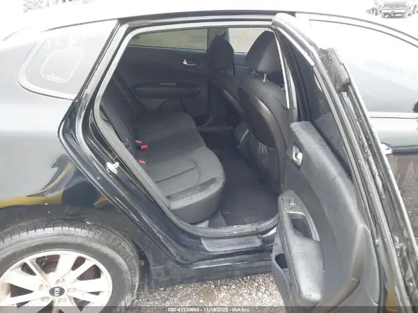 5XXGT4L34GG025835 2016 KIA OPTIMA - Image 8