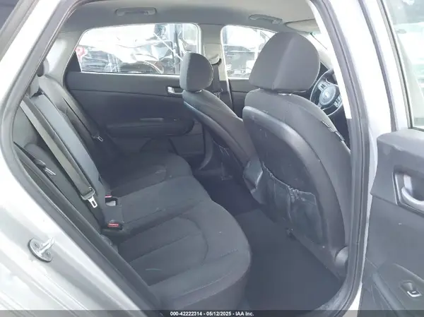 5XXGT4L34GG025902 2016 KIA OPTIMA - Image 8