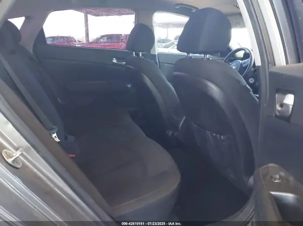 5XXGT4L34GG032378 2016 KIA OPTIMA - Image 8