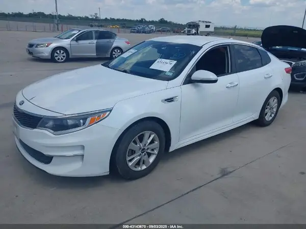 5XXGT4L34GG040772 2016 KIA OPTIMA - Image 2