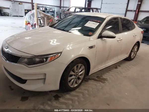 5XXGT4L34GG044711 2016 KIA OPTIMA - Image 2