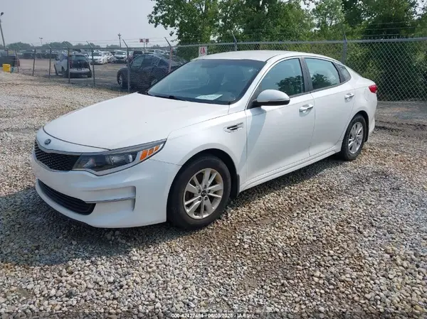 5XXGT4L34GG054817 2016 KIA OPTIMA - Image 2