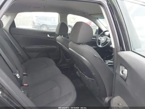 5XXGT4L34GG054946 2016 KIA OPTIMA - Image 8
