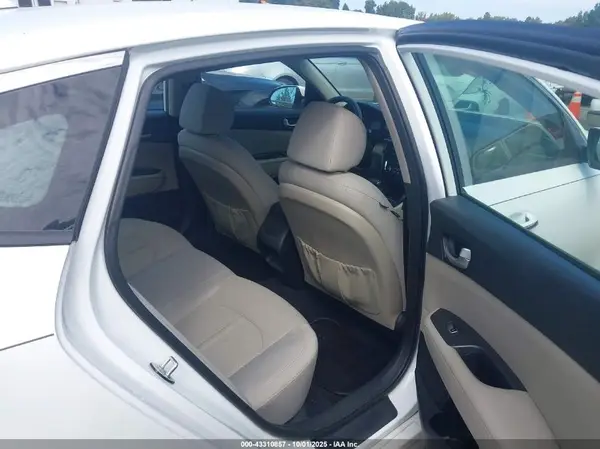 5XXGT4L34GG058012 2016 KIA OPTIMA - Image 8