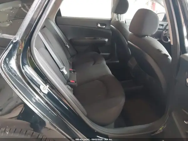 5XXGT4L34GG068216 2016 KIA OPTIMA - Image 8
