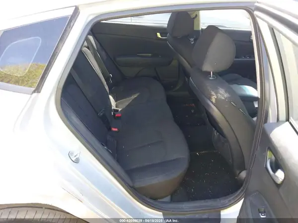 5XXGT4L34GG074761 2016 KIA OPTIMA - Image 8