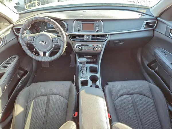 5XXGT4L34GG084870 2016 KIA OPTIMA - Image 8