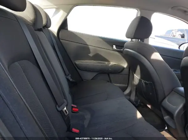 5XXGT4L34GG090927 2016 KIA OPTIMA - Image 8