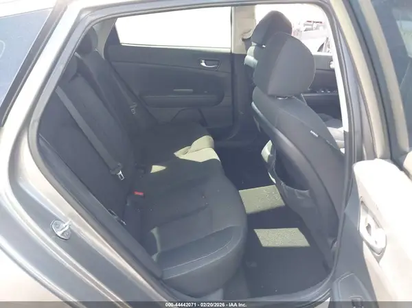 5XXGT4L34GG096839 2016 KIA OPTIMA - Image 8