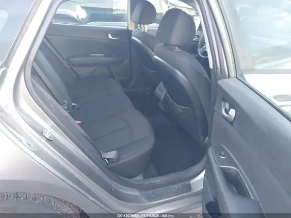 5XXGT4L34GG105958 2016 KIA OPTIMA - Image 8