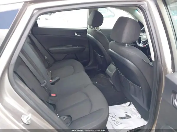 5XXGT4L34GG105961 2016 KIA OPTIMA - Image 8