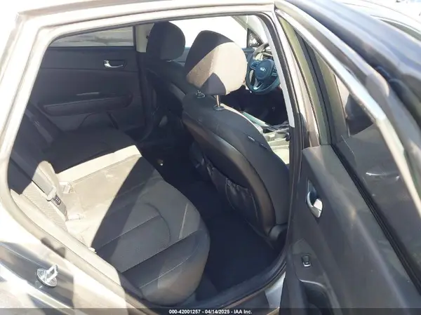 5XXGT4L34GG108634 2016 KIA OPTIMA - Image 8