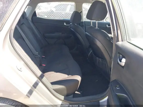 5XXGT4L34GG109511 2016 KIA OPTIMA - Image 8