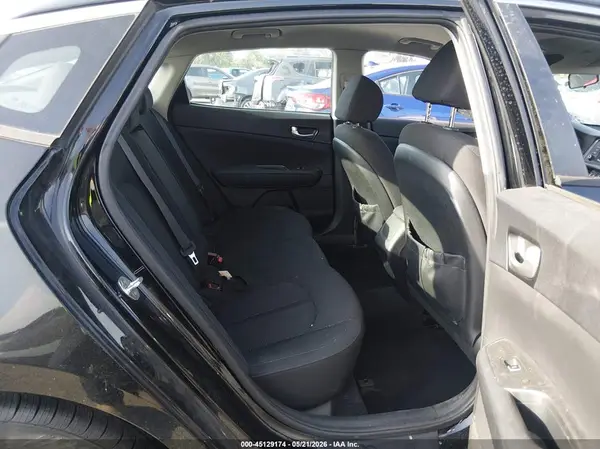 5XXGT4L34GG114658 2016 KIA OPTIMA - Image 8