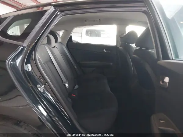 5XXGT4L34GG117088 2016 KIA OPTIMA - Image 8