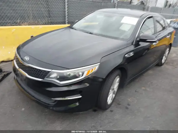 5XXGT4L34HG121983 2017 KIA OPTIMA - Image 2
