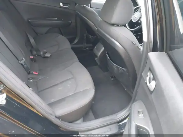 5XXGT4L34HG121983 2017 KIA OPTIMA - Image 8