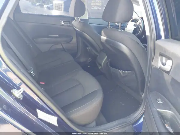 5XXGT4L34HG123409 2017 KIA OPTIMA - Image 8