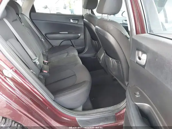 5XXGT4L34HG123426 2017 KIA OPTIMA - Image 8