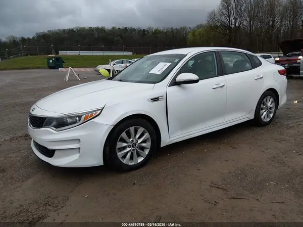 5XXGT4L34HG123989 2017 KIA OPTIMA - Image 2