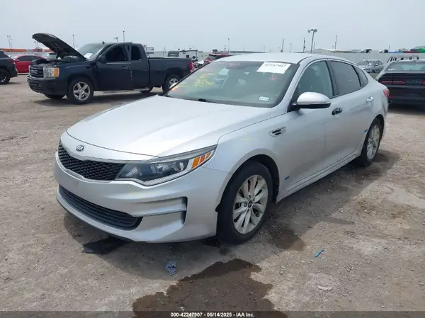 5XXGT4L34HG124656 2017 KIA OPTIMA - Image 2