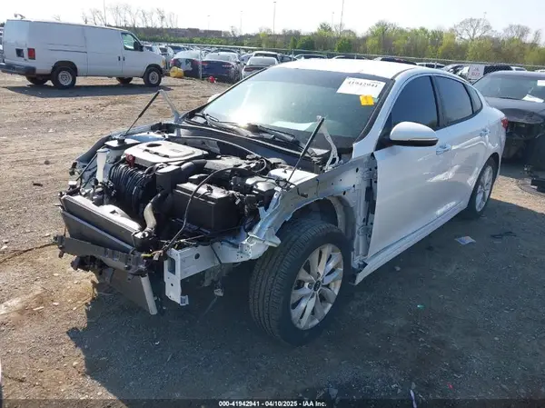 5XXGT4L34HG125483 2017 KIA OPTIMA - Image 2