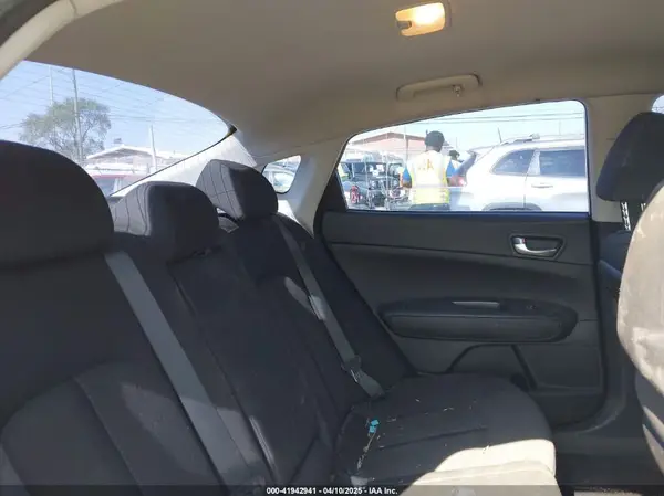5XXGT4L34HG125483 2017 KIA OPTIMA - Image 8