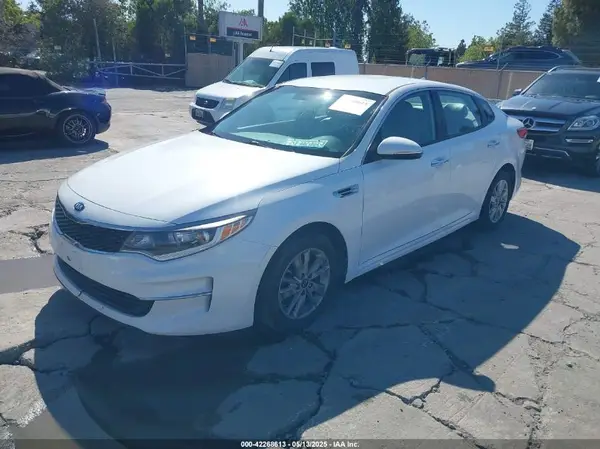 5XXGT4L34HG128304 2017 KIA OPTIMA - Image 2
