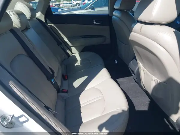 5XXGT4L34HG128304 2017 KIA OPTIMA - Image 8