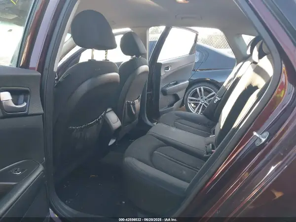 5XXGT4L34HG128688 2017 KIA OPTIMA - Image 8