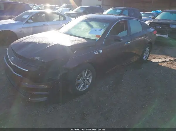 5XXGT4L34HG130585 2017 KIA OPTIMA - Image 2