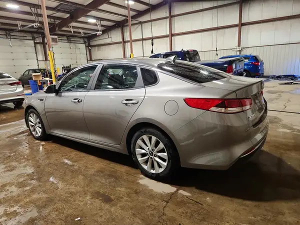 5XXGT4L34HG133437 2017 KIA OPTIMA - Image 2