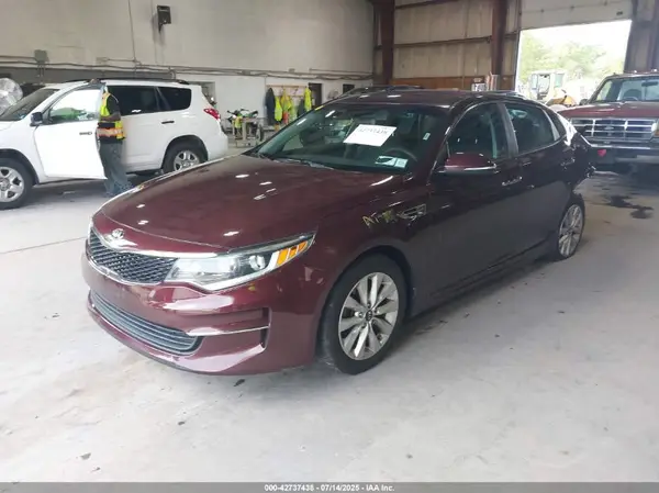 5XXGT4L34HG133681 2017 KIA OPTIMA - Image 2