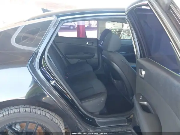 5XXGT4L34HG139111 2017 KIA OPTIMA - Image 8