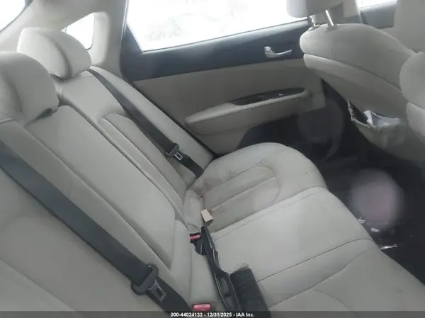 5XXGT4L34HG141070 2017 KIA OPTIMA - Image 8