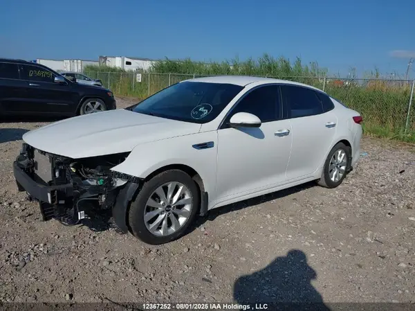 5XXGT4L34HG142364 2017 KIA OPTIMA - Image 2